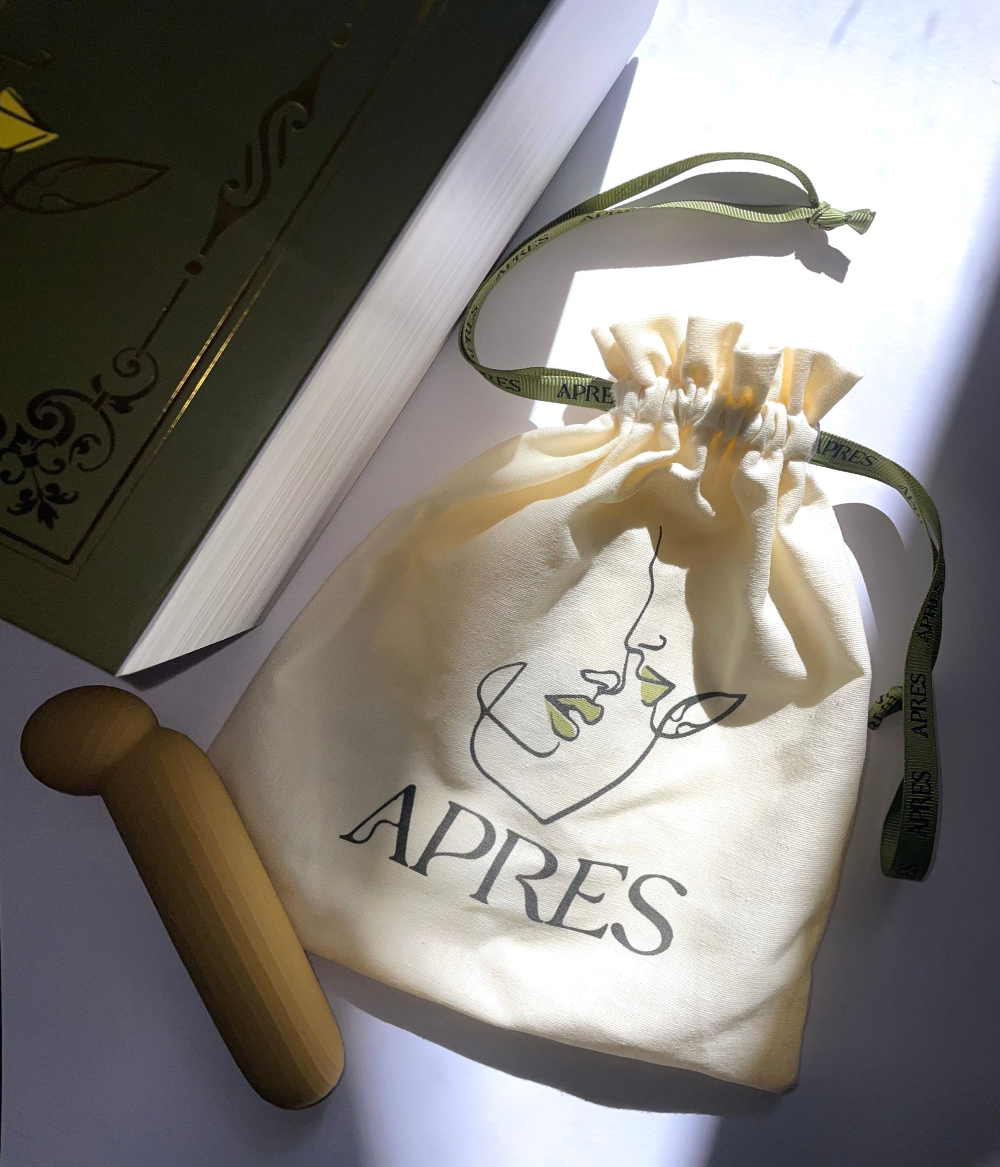 The Après Love Pouch